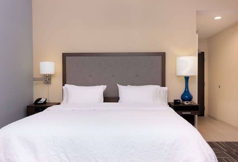 Отель Hampton Inn Wetumpka