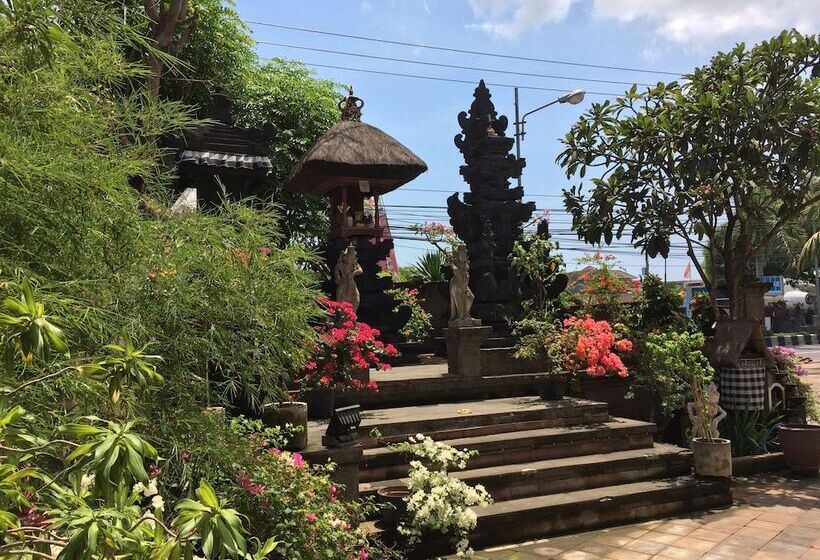 Maxi Hotel Kedonganan