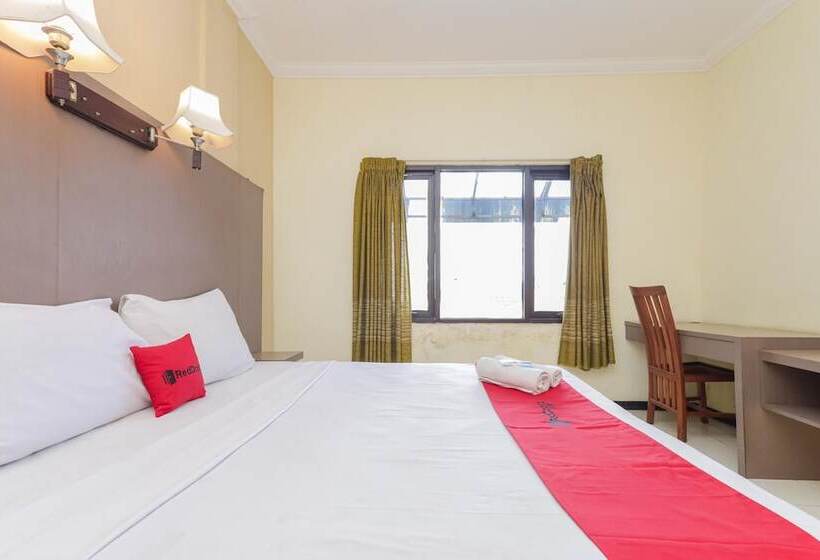 فندق Reddoorz Near Gubeng Station