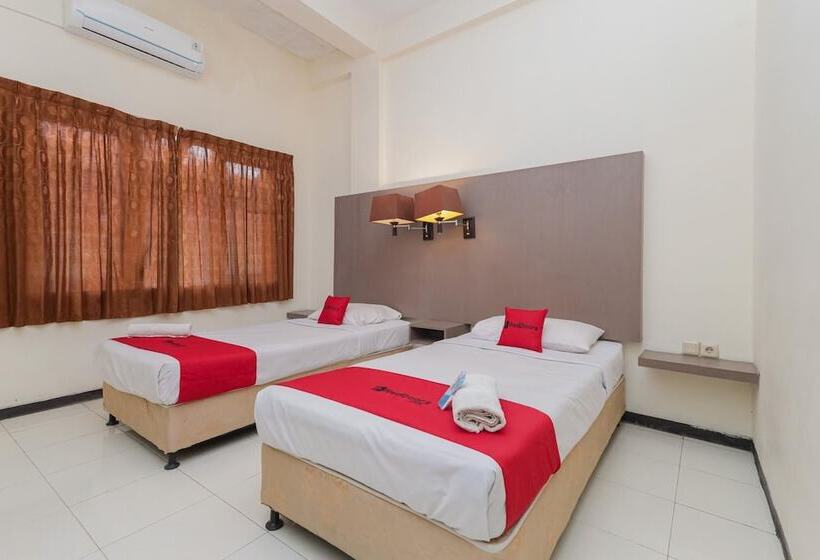 فندق Reddoorz Near Gubeng Station