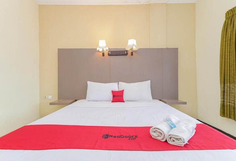 فندق Reddoorz Near Gubeng Station