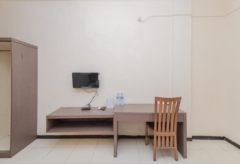 فندق Reddoorz Near Gubeng Station