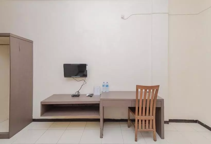 Hotelli Reddoorz Near Gubeng Station