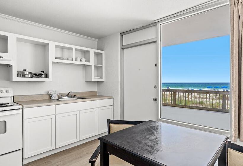 Отель The Reef At Seahaven Beach Resorts