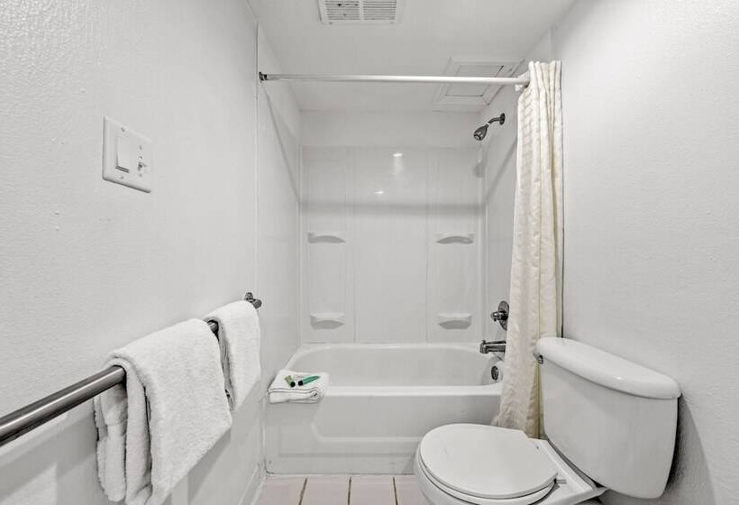 Отель The Reef At Seahaven Beach Resorts