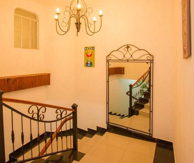 هتل The White Resort