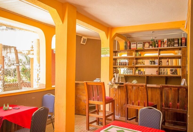 هتل The White Resort