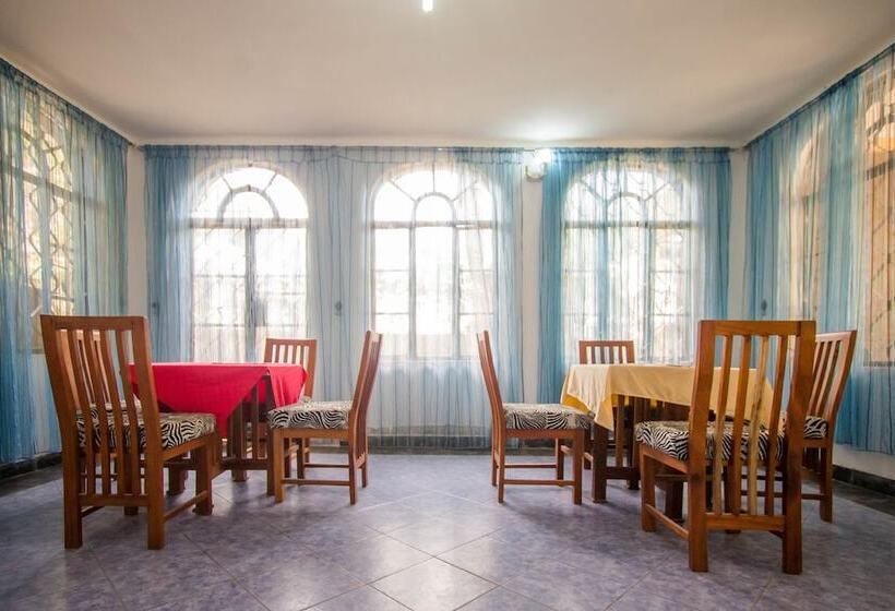 هتل The White Resort