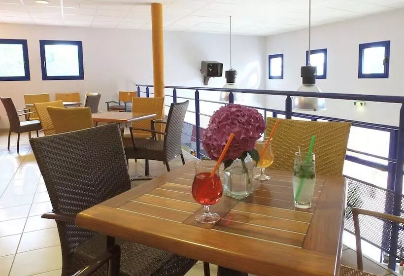 ホテル Vvf Le Pays Cathare Carcassonne, Saissac