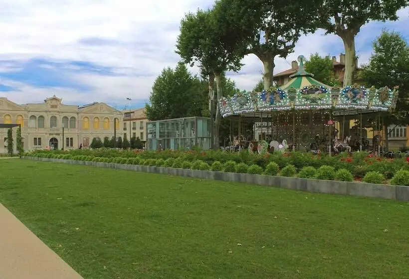 ホテル Vvf Le Pays Cathare Carcassonne, Saissac