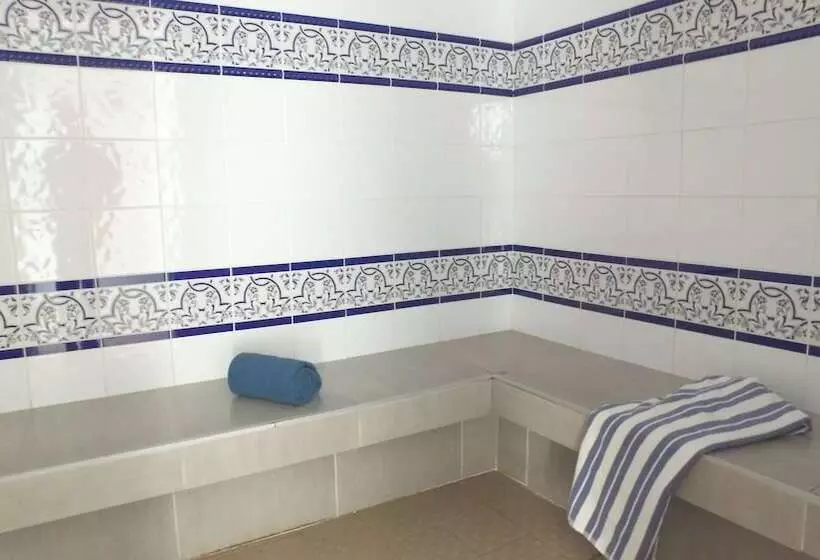 ホテル Vvf Le Pays Cathare Carcassonne, Saissac