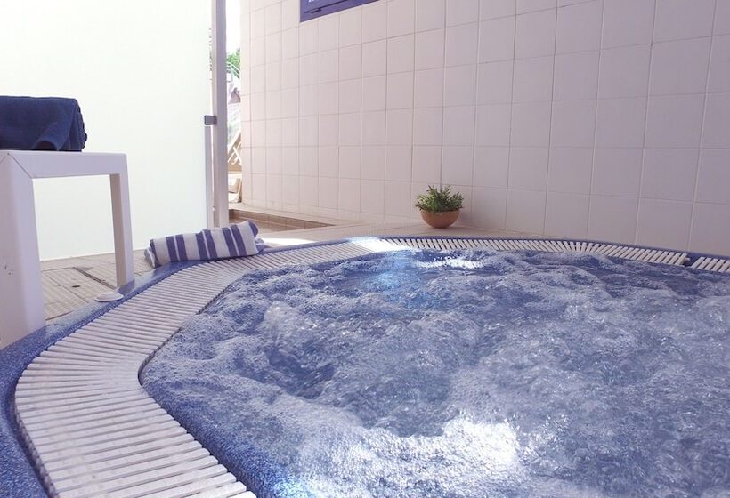 Отель Vvf Le Pays Cathare Carcassonne, Saissac