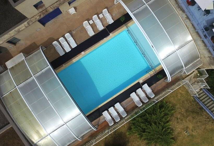 Отель Vvf Le Pays Cathare Carcassonne, Saissac