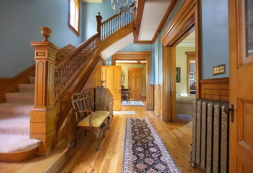 Markdale Manor Bed & Breakfast