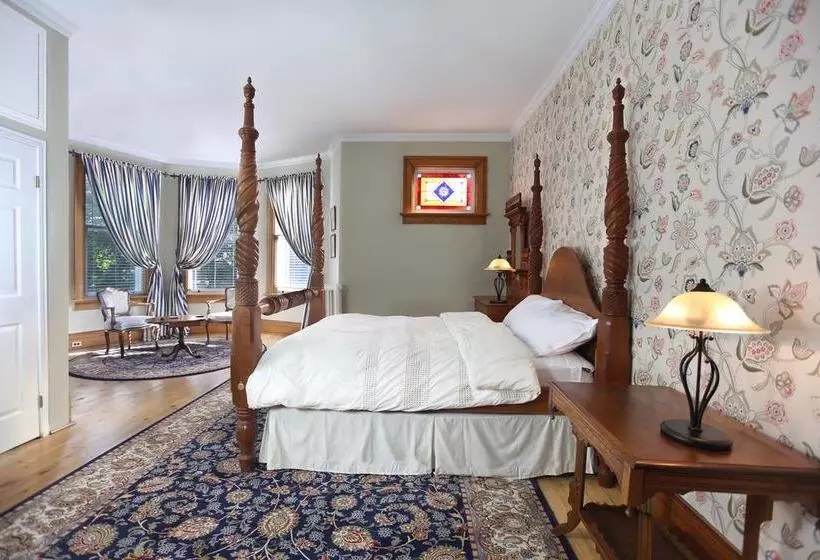 Markdale Manor Bed & Breakfast