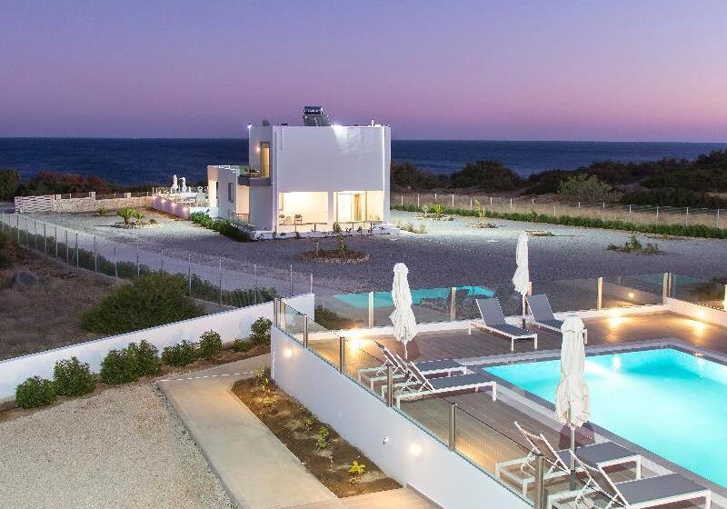 בית מלון כפרי Aegean Horizon Beachfront Villas