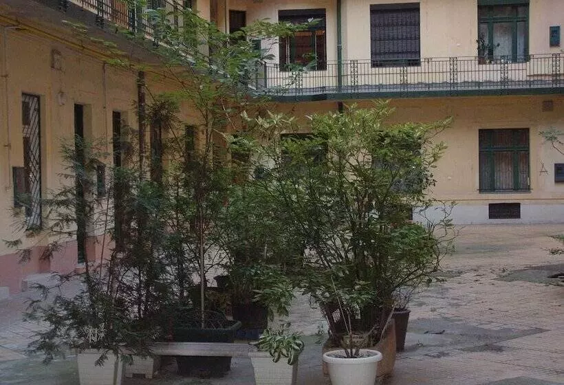 Hotel Amiga Hostel