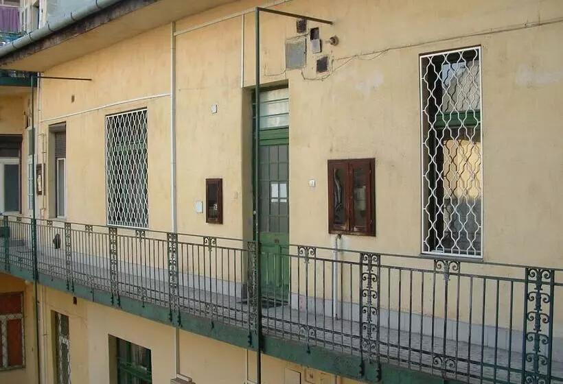 Hotel Amiga Hostel