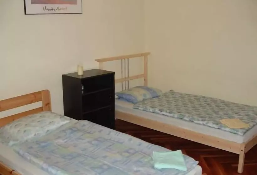 Hotel Amiga Hostel