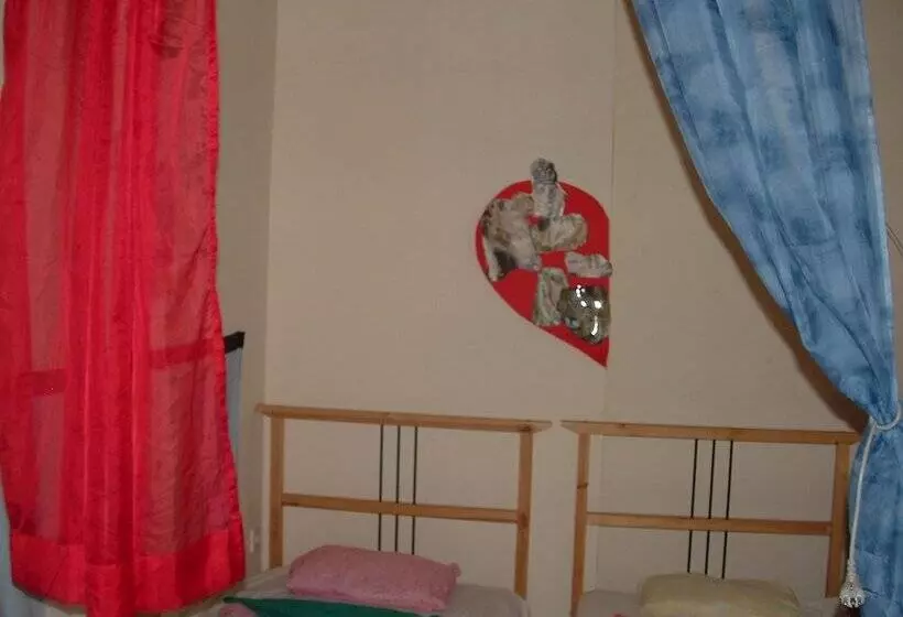 Hotel Amiga Hostel