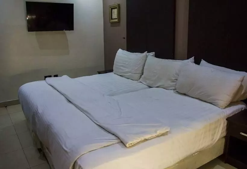 هتل Chelsea Suites Annex