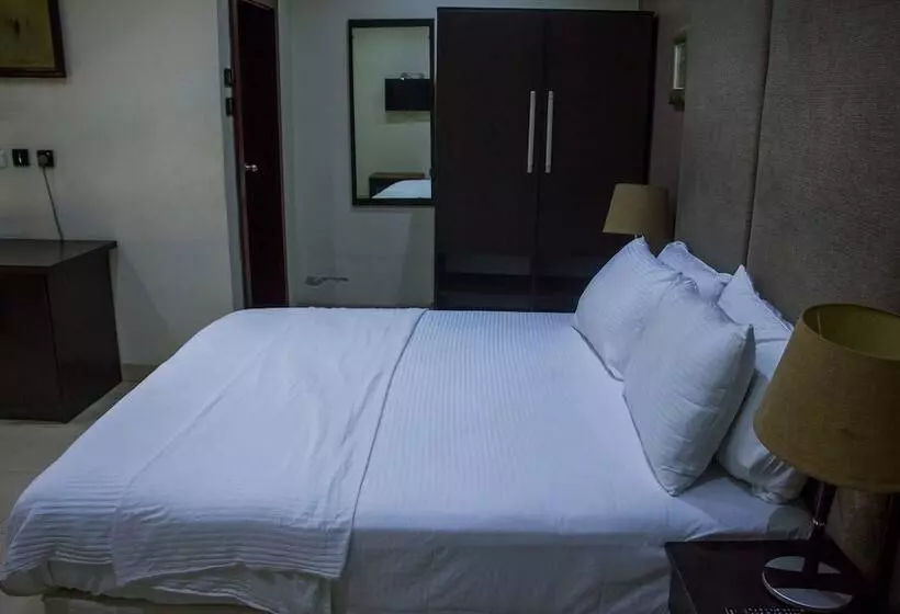هتل Chelsea Suites Annex