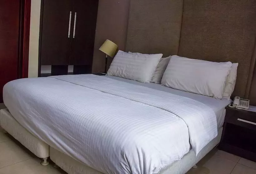 هتل Chelsea Suites Annex