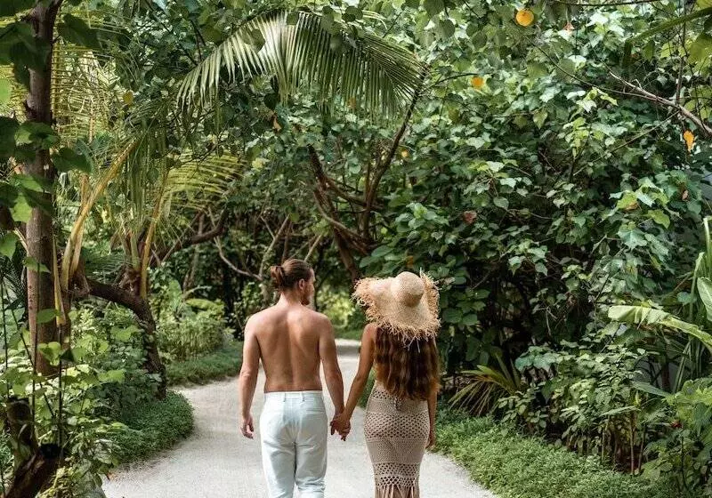 هتل Fushifaru Maldives