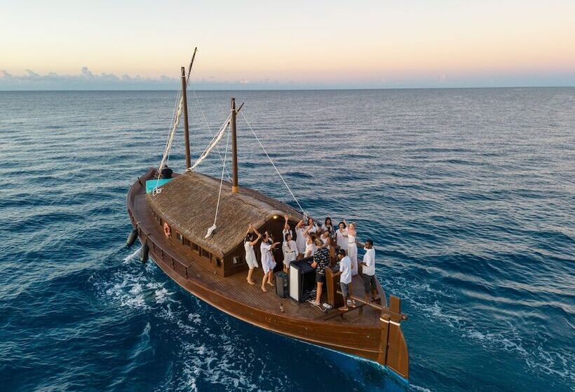 هتل Fushifaru Maldives