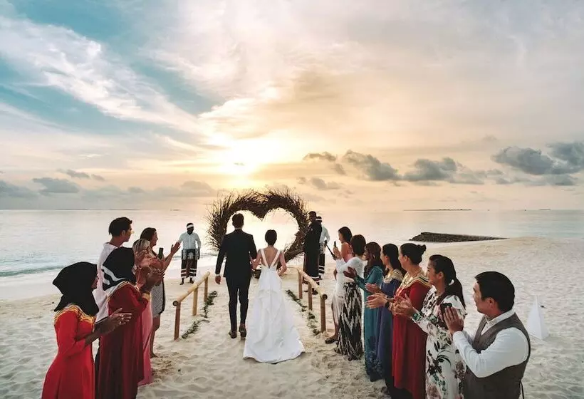 هتل Fushifaru Maldives