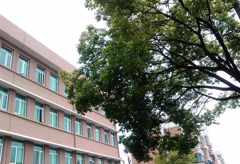 בית מלון כפרי Greentree Inn Shanghai Pudong Airport Chuansha Express