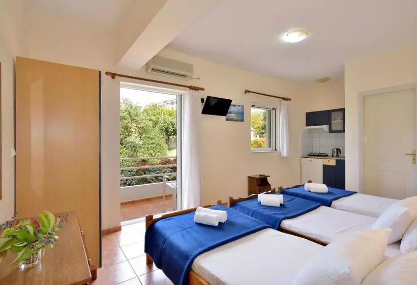 ホテル Katerina Rooms Agii Apostoli