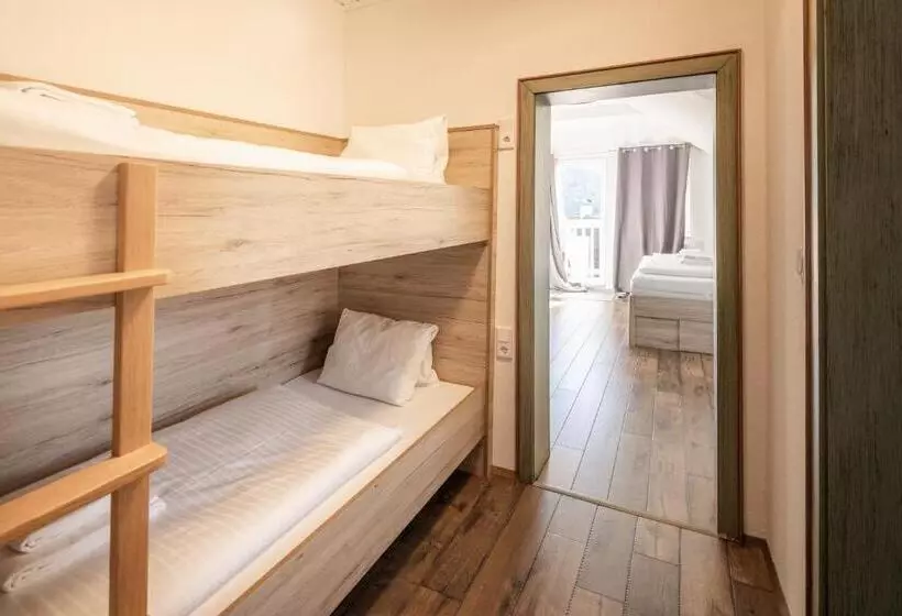 ホテル Mentenwirt Pension&appartements