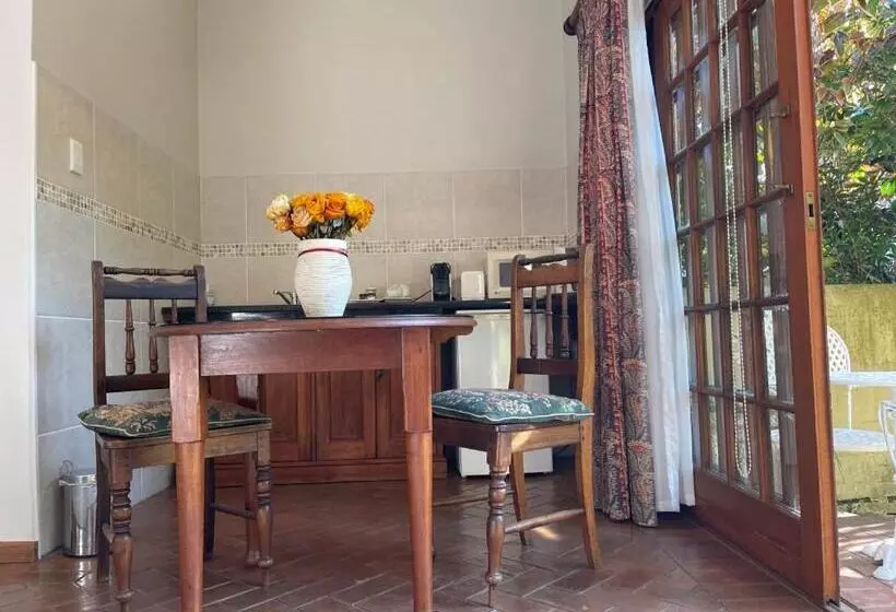 ホテル Mongoose Manor Bnb