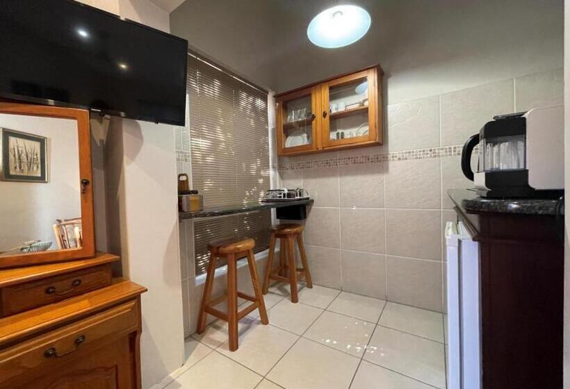 酒店 Mongoose Manor Bnb