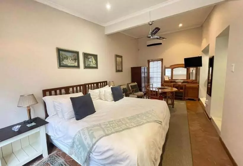 ホテル Mongoose Manor Bnb