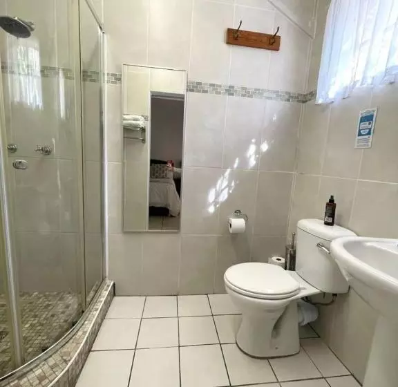 ホテル Mongoose Manor Bnb