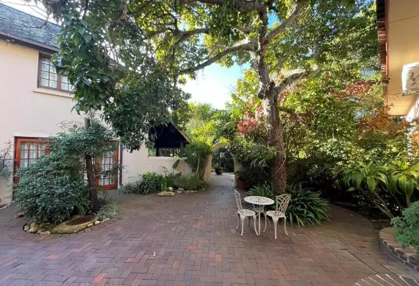 ホテル Mongoose Manor Bnb