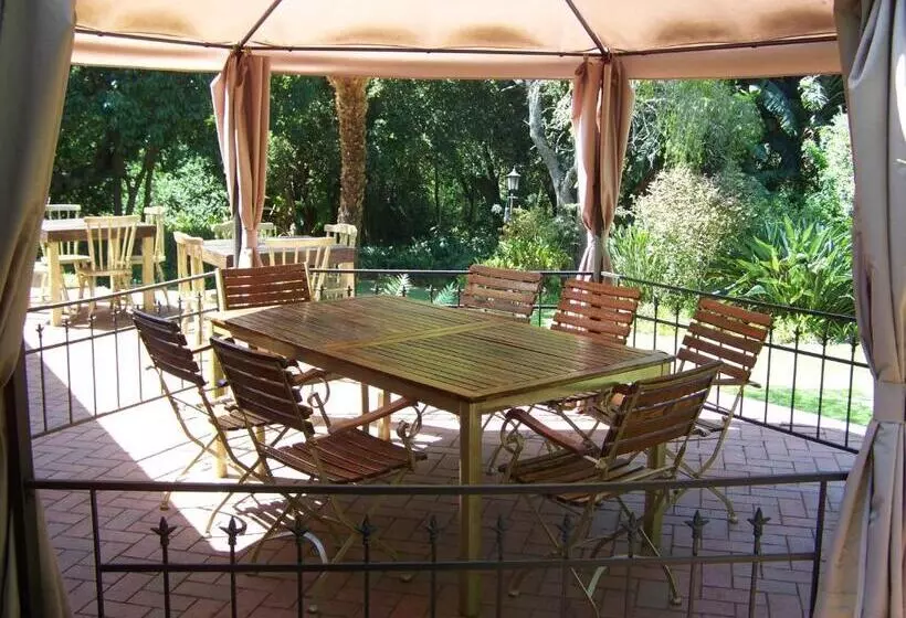 ホテル Mongoose Manor Bnb