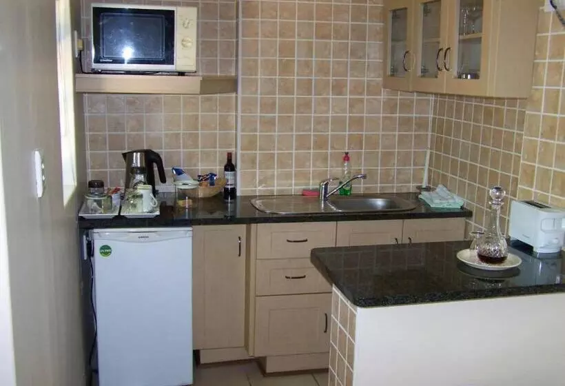 ホテル Mongoose Manor Bnb