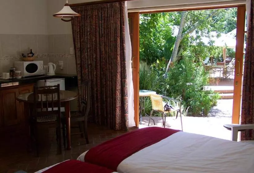 ホテル Mongoose Manor Bnb