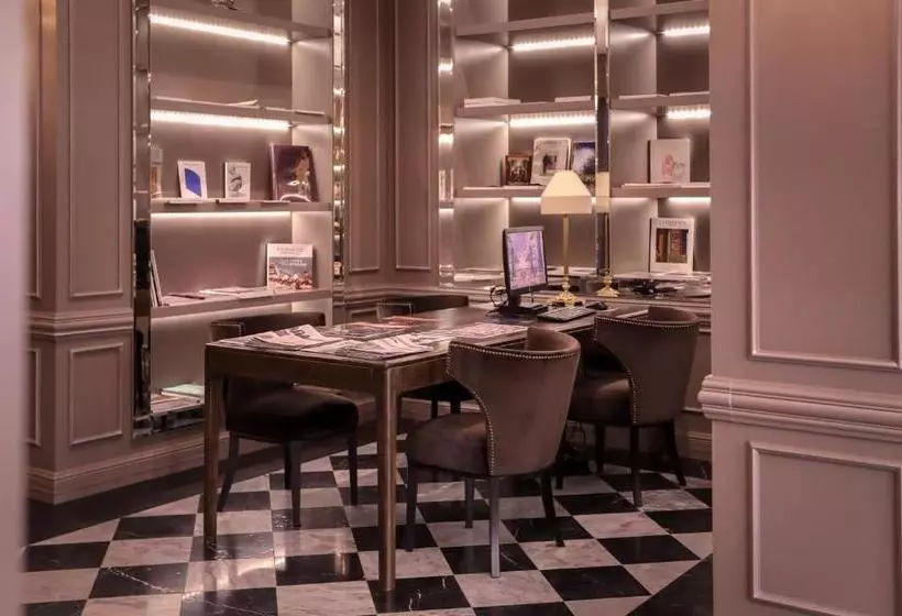 ホテル Sheraton Nizhny Novgorod Kremlin