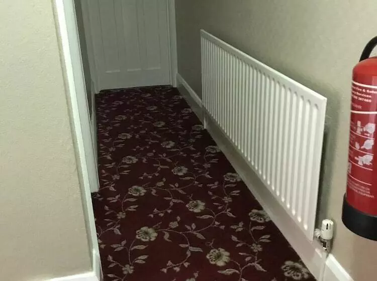 Hotelli The Lyndsay Guest House