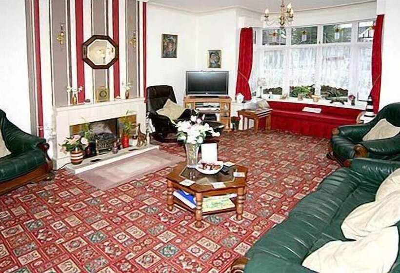 فندق The Lyndsay Guest House