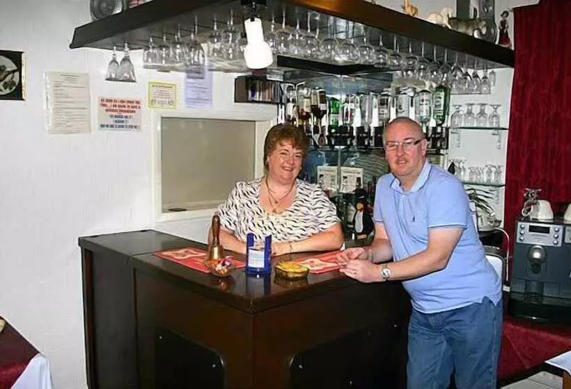 Hotelli The Lyndsay Guest House