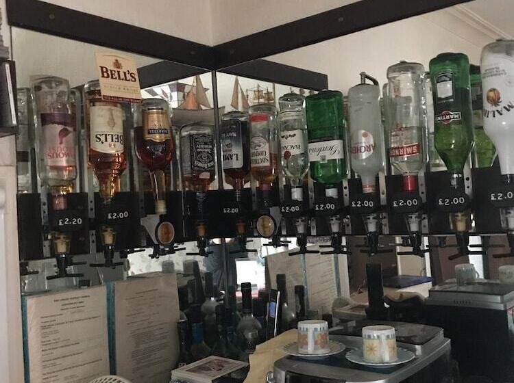 فندق The Lyndsay Guest House