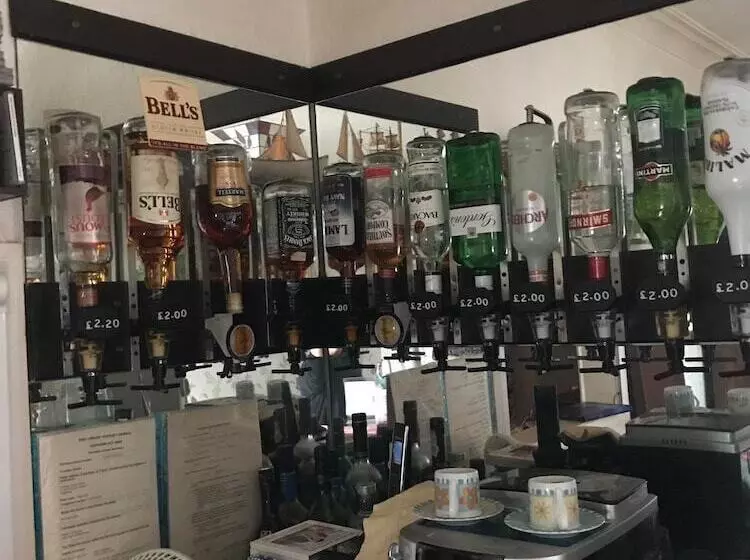 Hotelli The Lyndsay Guest House