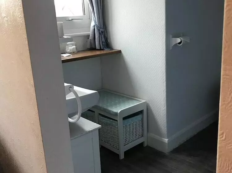 Hotelli The Lyndsay Guest House