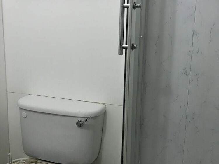 فندق The Lyndsay Guest House