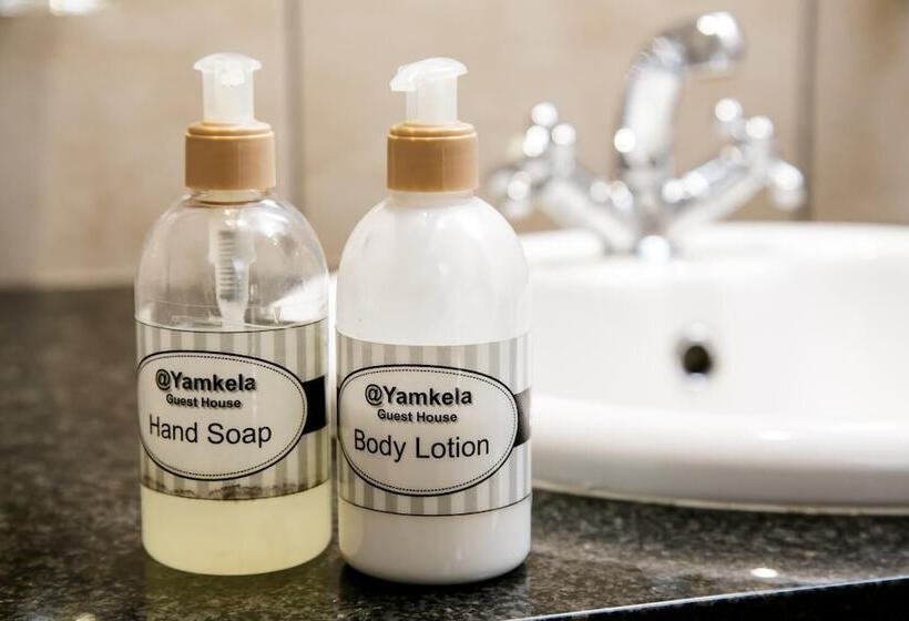 בית מלון כפרי Yamkela Guest House